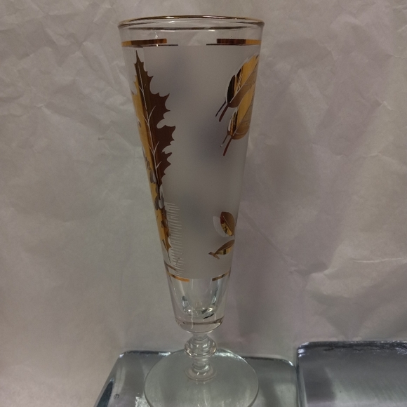 6 Libbey Pilsner Glasses Clear Gold Leaf Etchings Flute Style Vintage - Picture 2 of 4